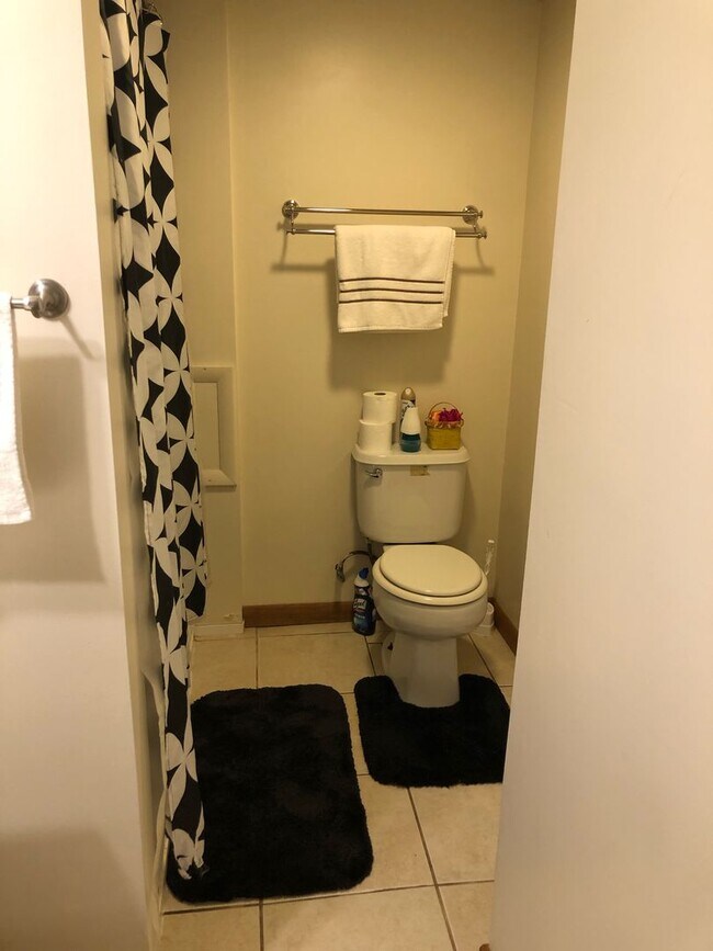 Building Photo - 2106 Old 220 Rd