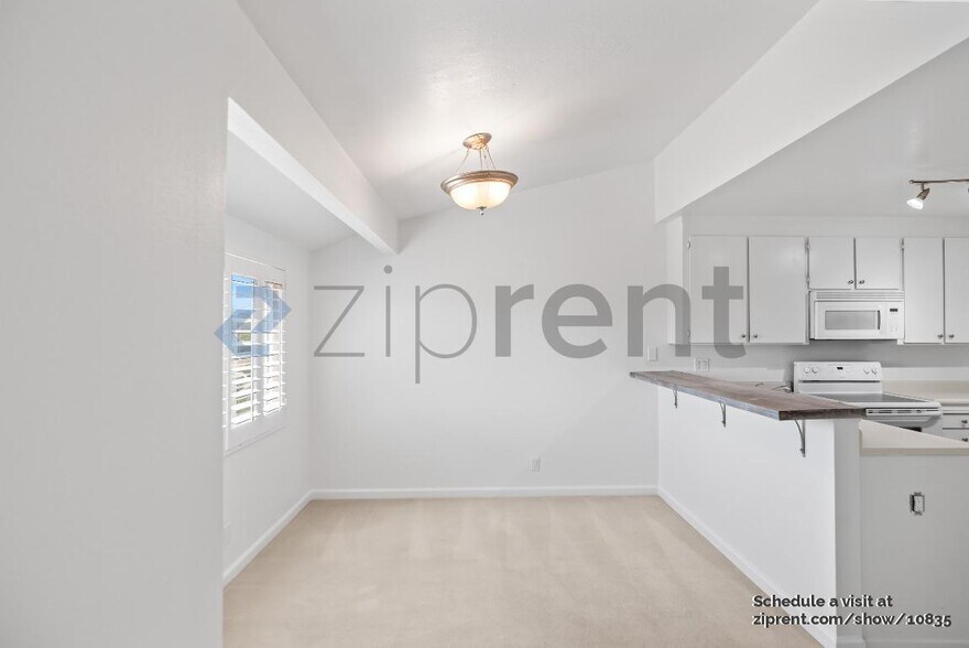 Building Photo - 4874 Starflower Dr