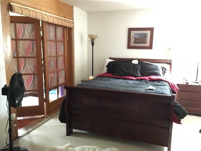Bedroom in W unit (rental does not include bed) - 7652 Gartner Rd
