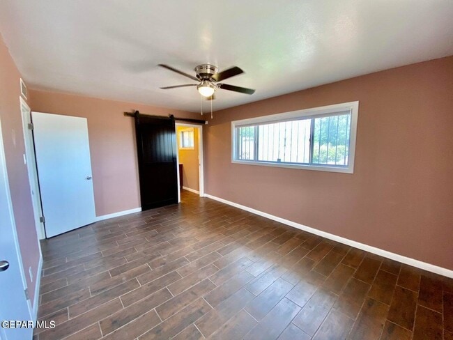 Building Photo - 3213 El Morro Rd