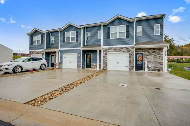Primary Photo - New 3BR Townhome in Saylor’s Place – Modern Finishes & Prime Jonesborough Location