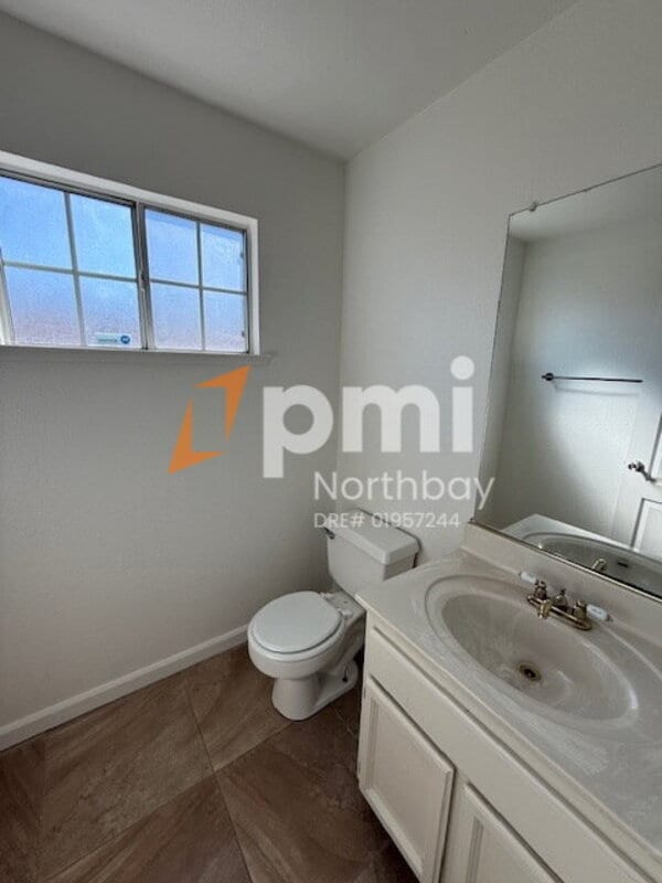 Building Photo - 893 Deerfield Pl