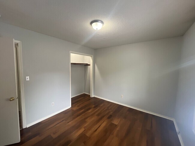 Building Photo - 1057 S Lexington Ave