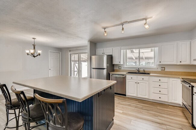 Building Photo - 4641 W Tufts Ave