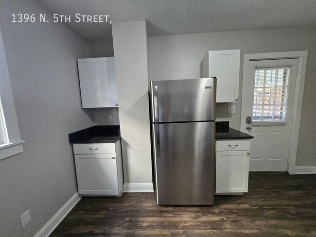 Building Photo - 1396 N 5th St