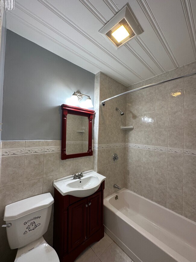 Building Photo - 77 Bellingham St