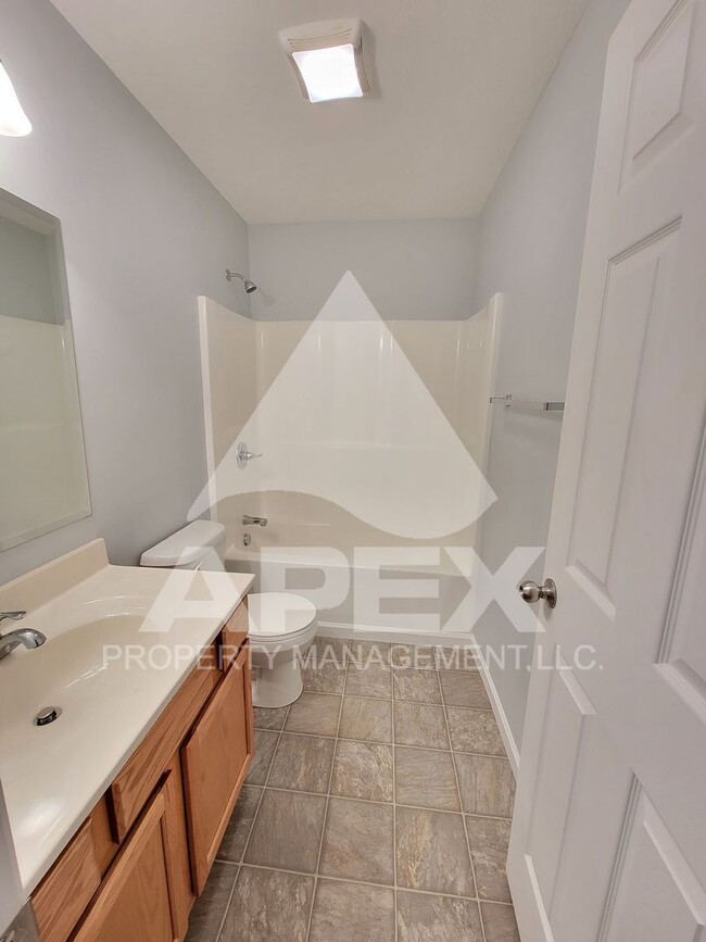 Building Photo - WEST KNOXVILLE!! - Beautiful 2 Bd 2-Ba Single Family home in the Village at Bearden!