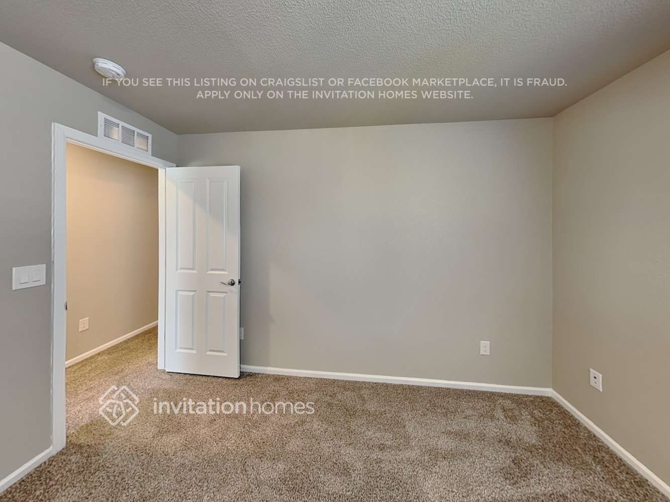 Building Photo - 11207 House Finch Ln