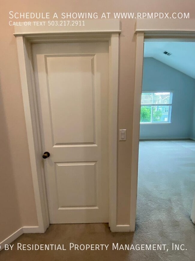 Building Photo - 2518 NW 1st Dr