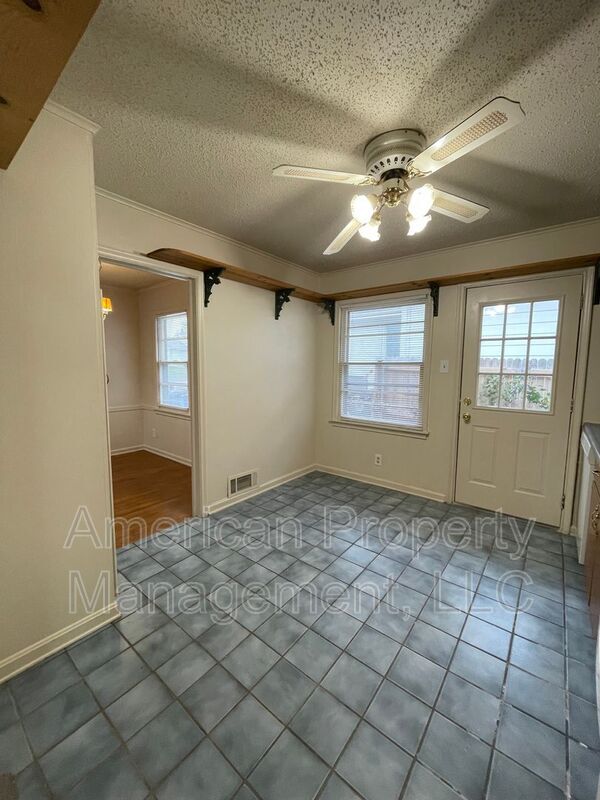 Building Photo - 2505 S Quebec Ave