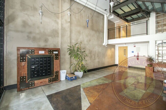 Building Photo - SoMa - 1 BR, 2 BA Loft 951 Sq. Ft. - 3D Vi...