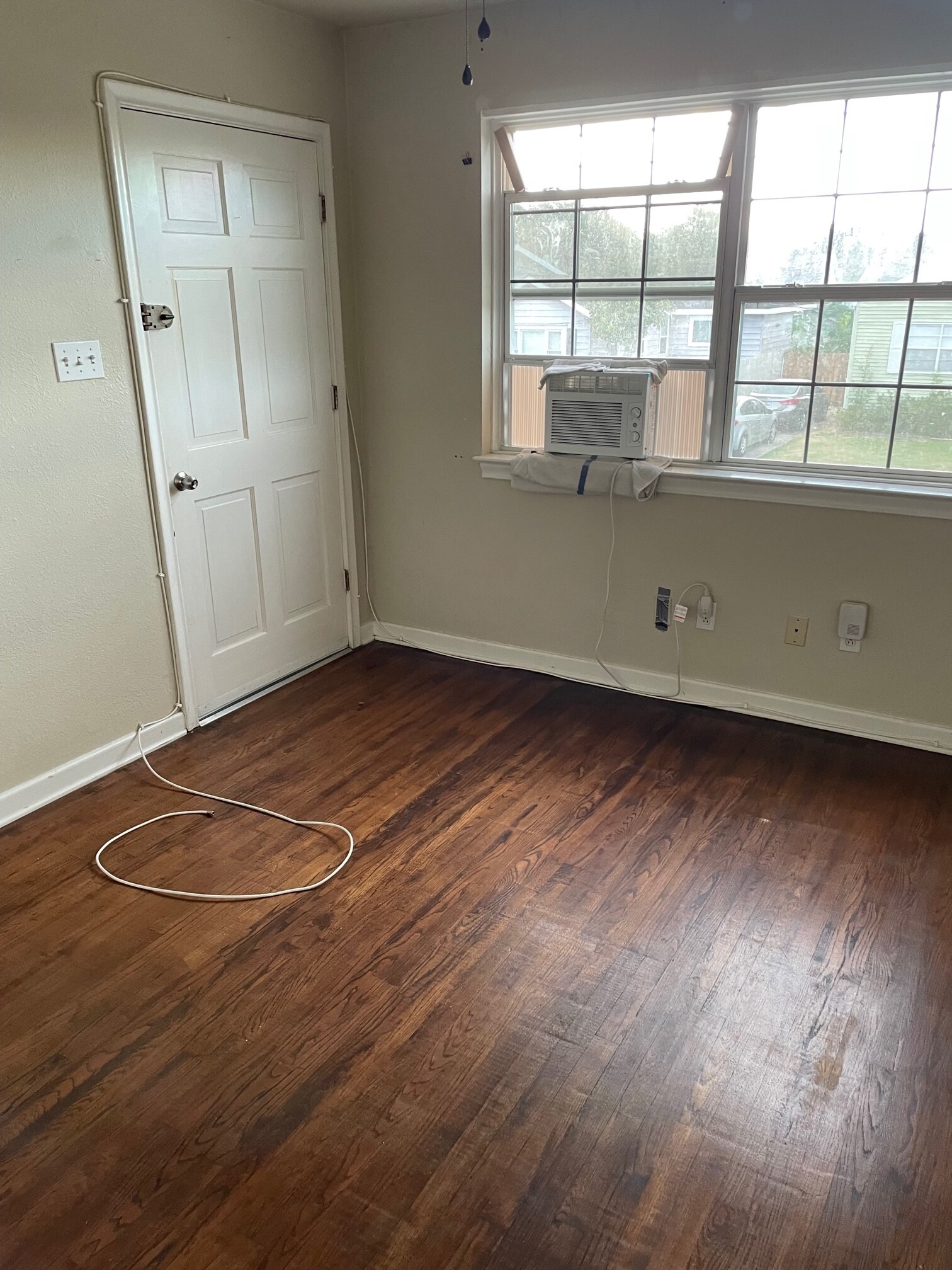 Building Photo - 409 Helios Ave