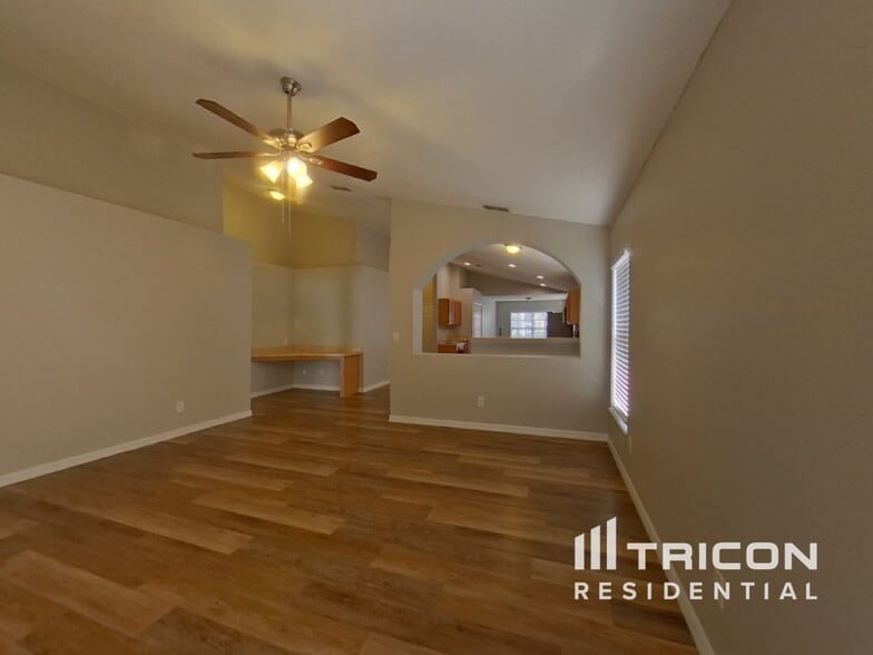 Building Photo - 203 Pima Trail