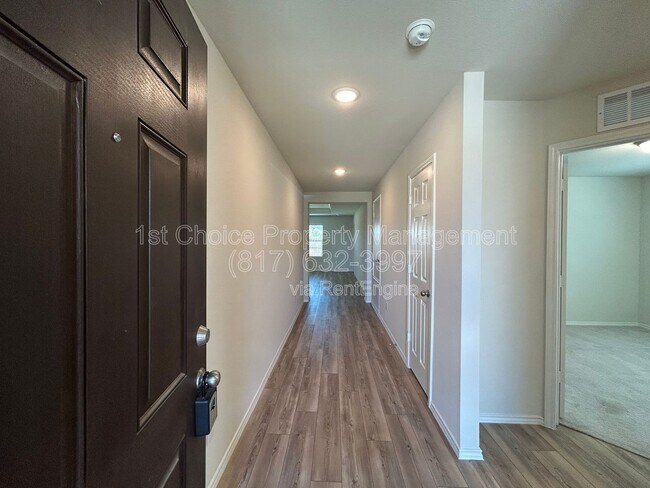 Building Photo - 4644 Benham Dr