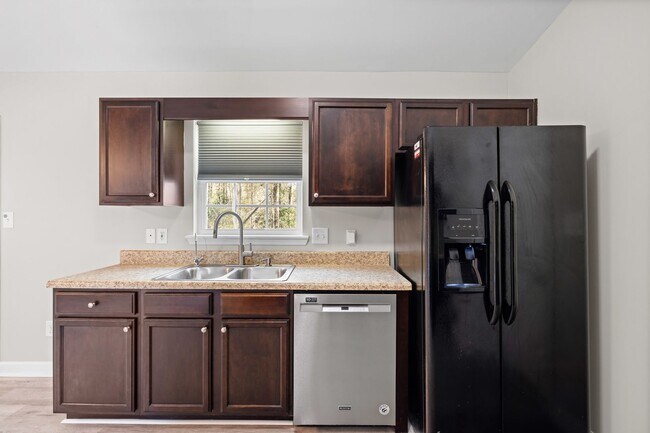 Building Photo - Woodbury Farms