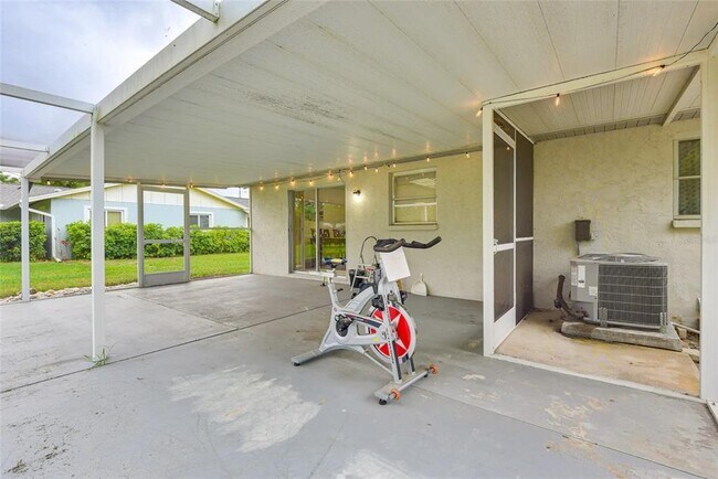 Building Photo - 4831 Greenleaf Rd