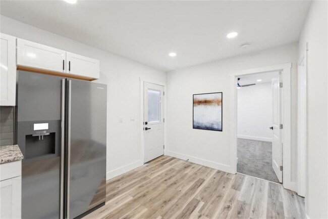 Building Photo - 1288 Almont Dr SW