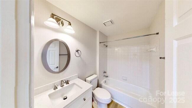 Building Photo - 525 Olmsted Park Pl