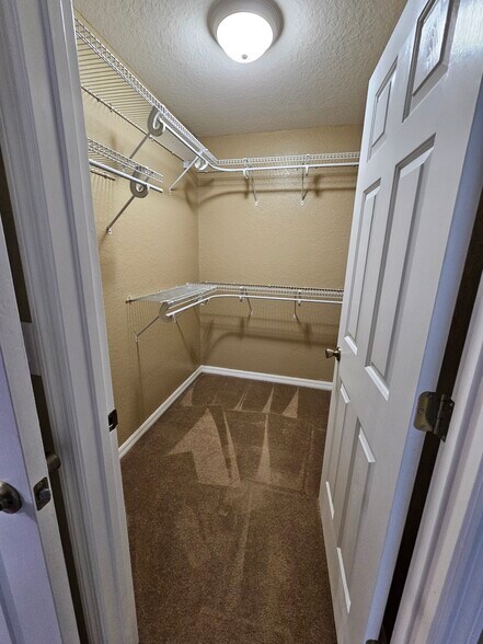 Building Photo - 1246 NE 13th Ave