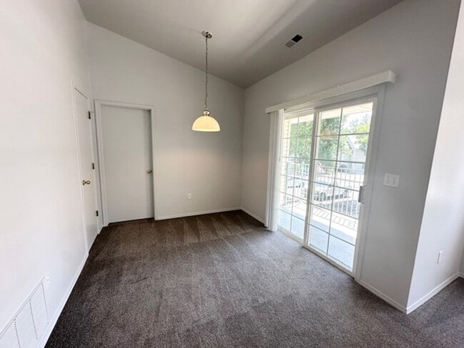 Building Photo - Affordable living at Westside Apartments!