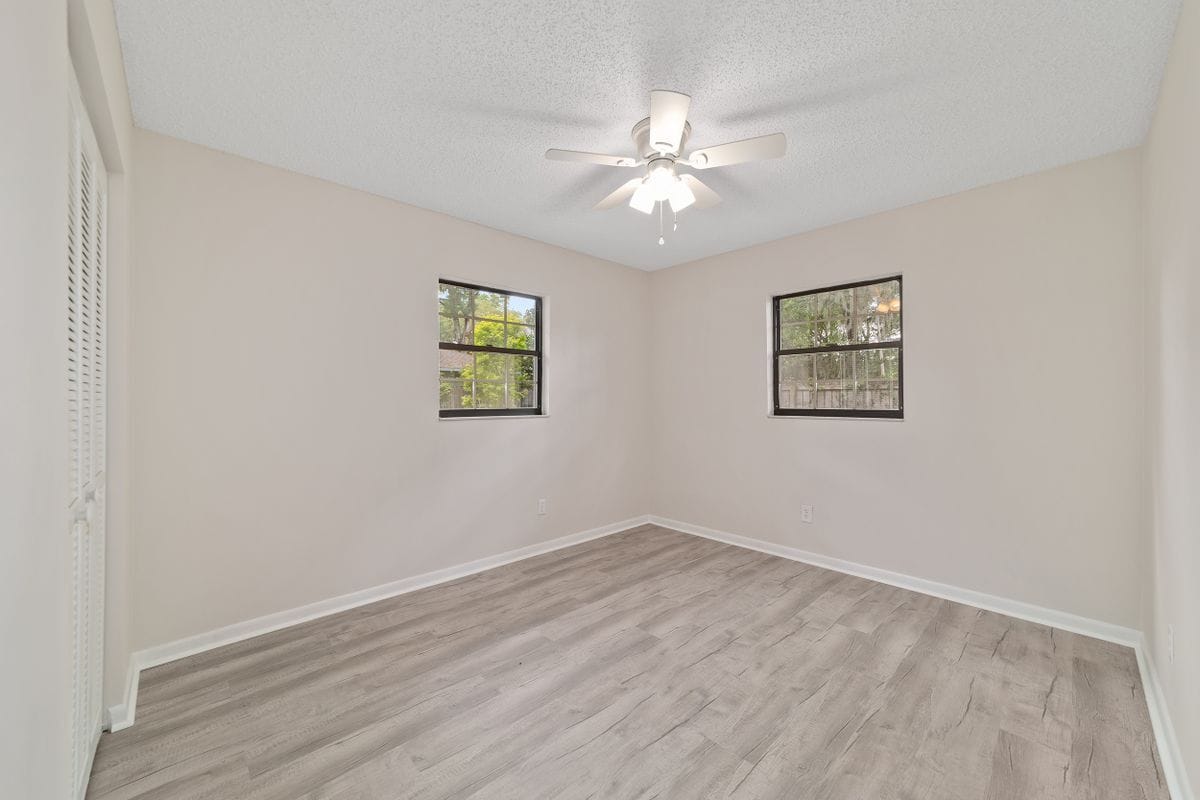 Building Photo - 2220 NE 41st St