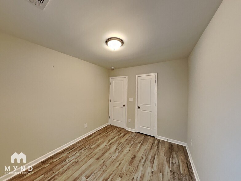 Building Photo - 331 Ashigan St