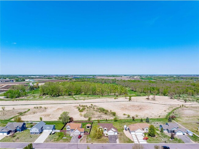 Building Photo - 2112 Blake Ave