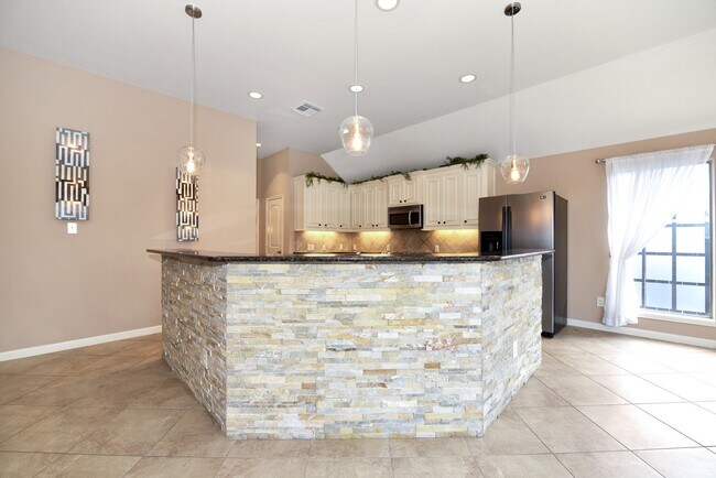 Building Photo - 26202 Basil View Ln