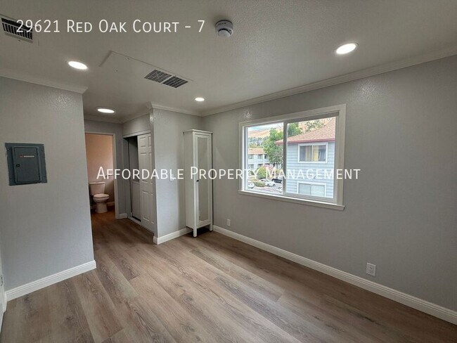 Building Photo - 29621 Red Oak Ct