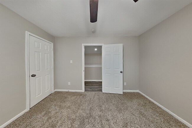 Building Photo - 5047 Lamppost Hill Ct