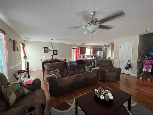 Building Photo - 616 Piedmont Ave