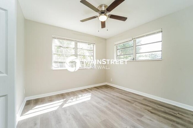 Building Photo - 3 Bedroom Pet-Friendly Home in Fort Lauder...