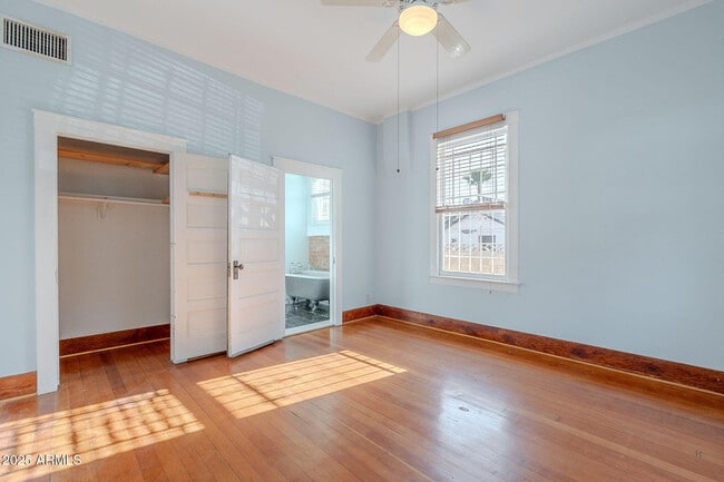 Building Photo - 711 E McKinley St