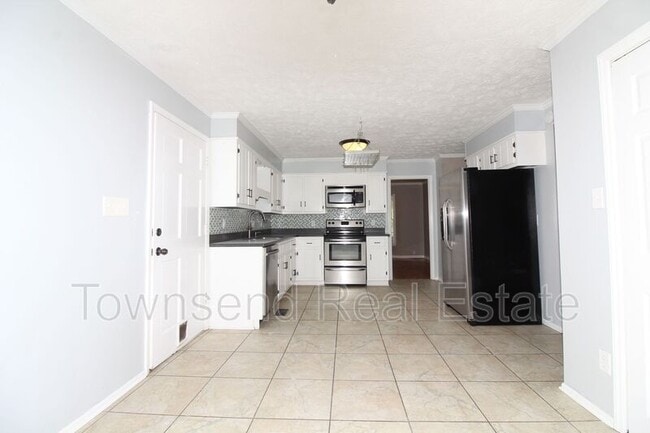 Building Photo - 5827 Hibernia Dr