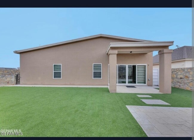 Building Photo - 13729 Lago Vista Ave