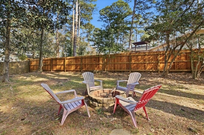 Building Photo - 2 Bedroom 2 Bath located in Northeast Jackson