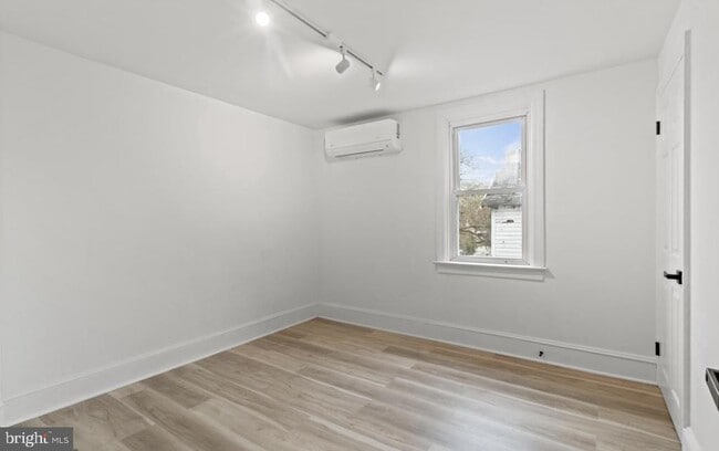 Building Photo - 713 Haverford Rd