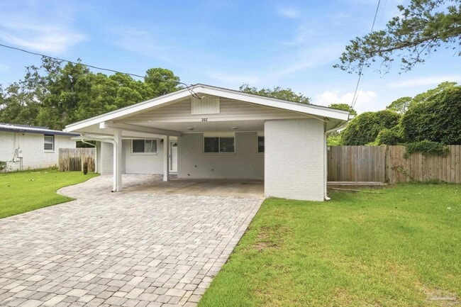 Building Photo - 302 Loruna Dr