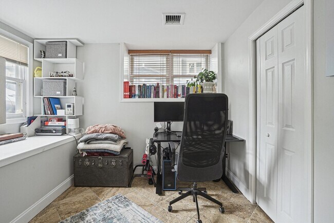 Building Photo - 36 Cummings Rd