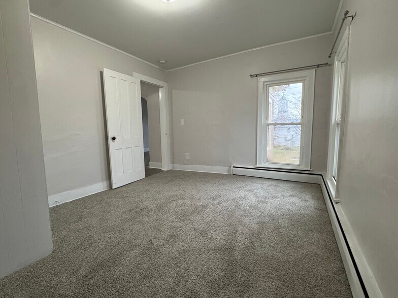 Building Photo - 8 Foote St