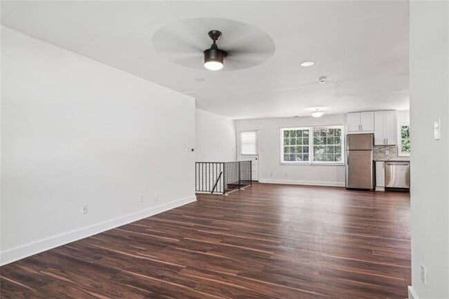 Building Photo - 119 Kelso Dr SW