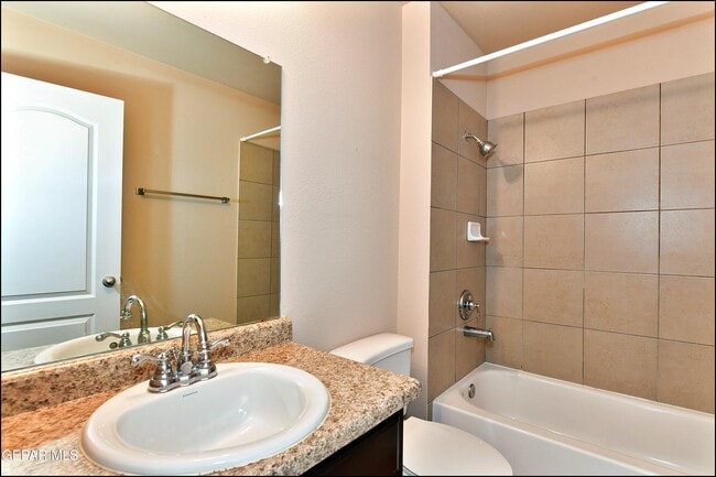 Building Photo - 916 Villa Seca Dr