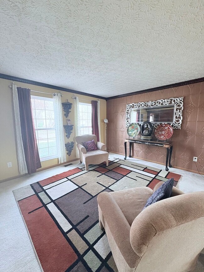 Building Photo - Furnished 4BR 2 BA Home w/ Covered Patio in Groveport!