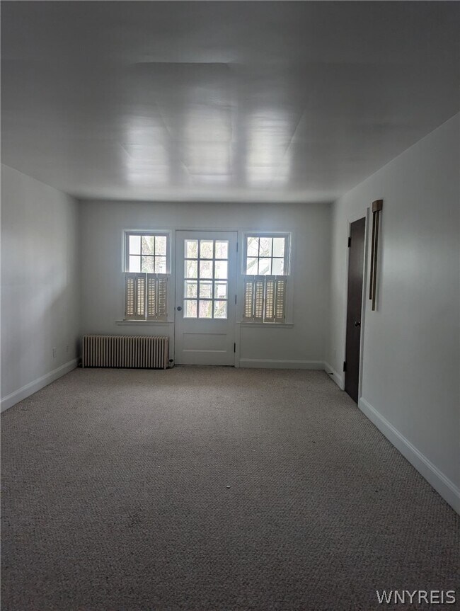 Building Photo - 153 Park Dr