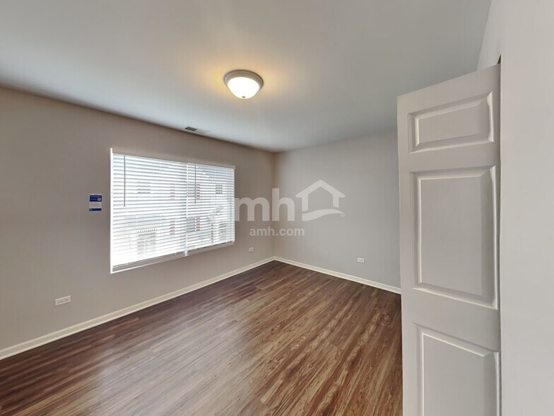 Building Photo - 148 Enclave C