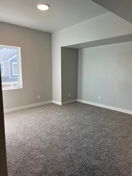 Building Photo - 1197 S 200 E