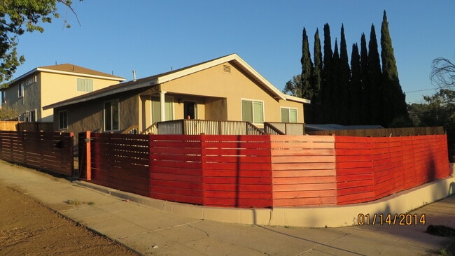 Building Photo - Gorgeous 3+2 home in Glassell Park!