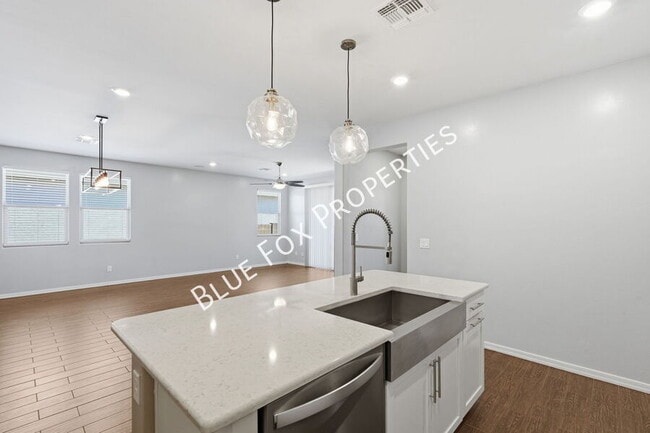 Building Photo - 8670 N Genoa Ct