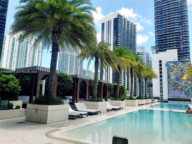 Building Photo - 801 S Miami Ave