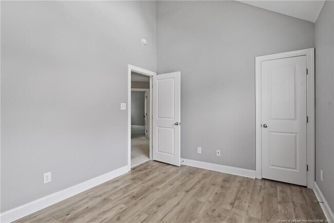 Building Photo - 138 Valley Pines Cir
